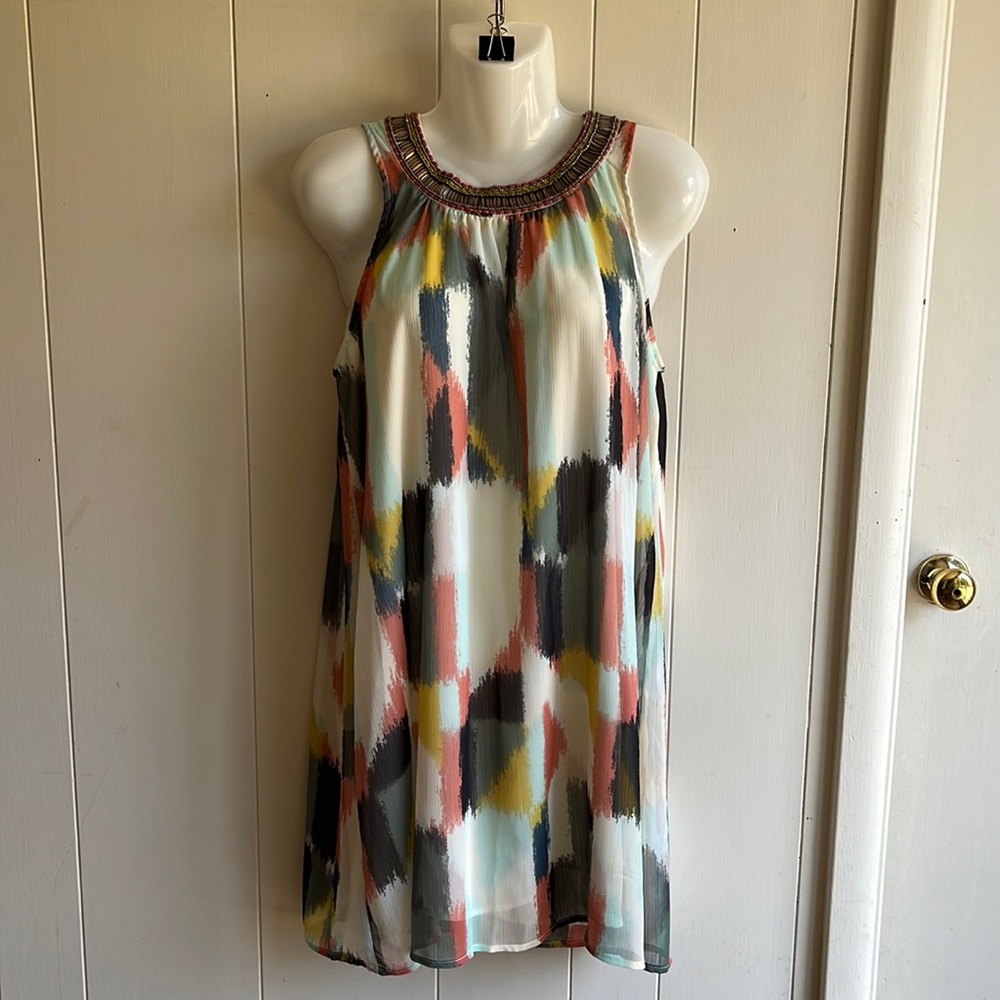 Sleeveless sheath dress